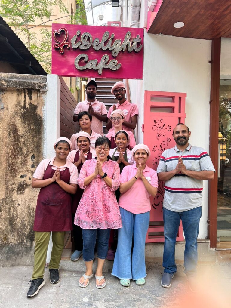 iDelight staff with Tan